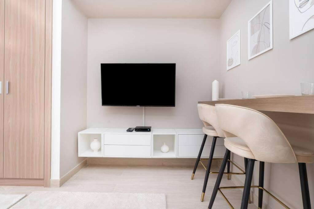 Chic @ Azizi Riviera 10 - Apartment *