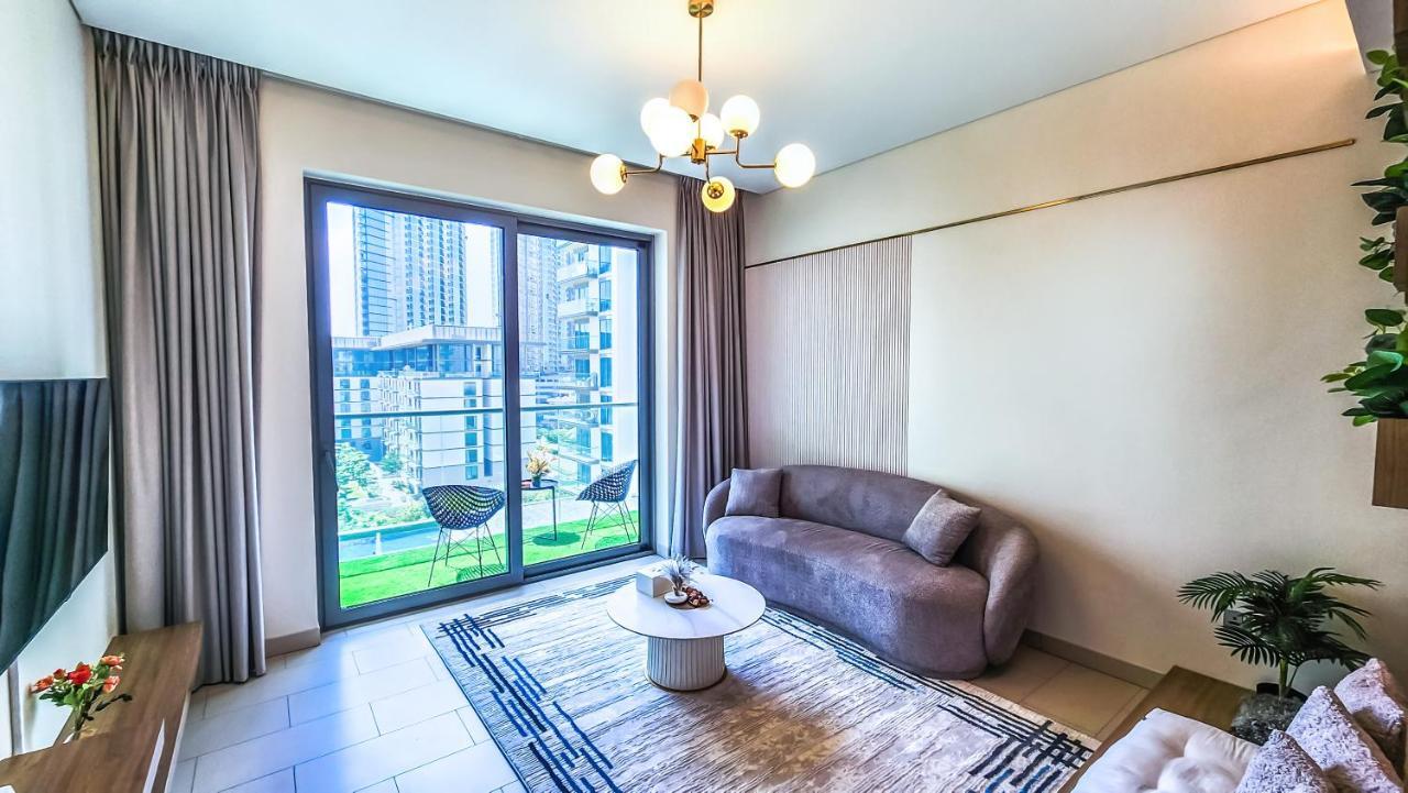 By Latinem Luxury 1br G5515 Near Burj Khalifa *