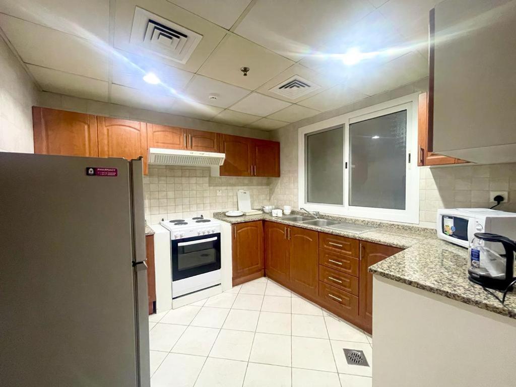 Lovely 2br Al Deyafa Apartamento Dubai