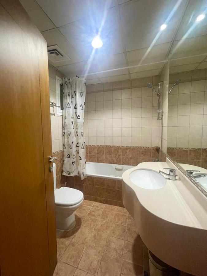 Lovely 2br Al Deyafa Apartamento Dubai