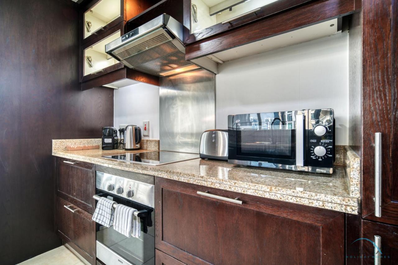 Apartment Glamorous 1br At Residences 5 Downtown By Deluxe Homes