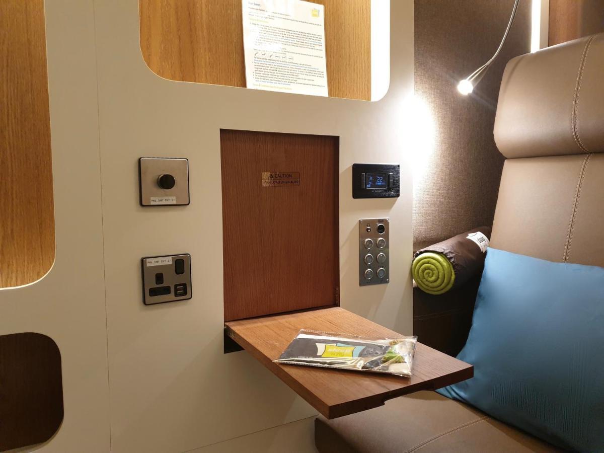 Sleep 'n Fly Sleep Lounge, B-gates Terminal 3 - Transit Only * Dubai