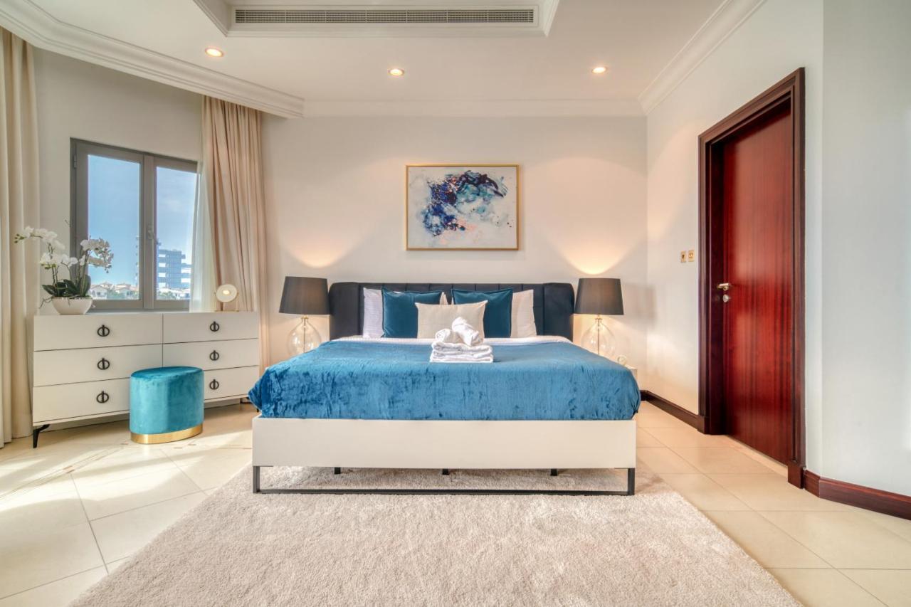 Frond E Villa, Palm Jumeirah - Mint *