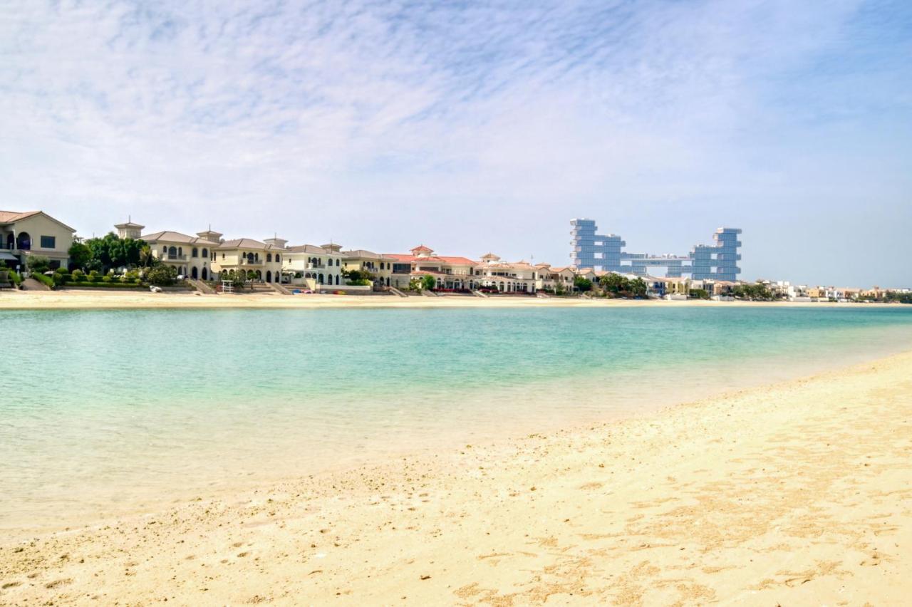 Frond E Villa, Palm Jumeirah - Mint * Dubai