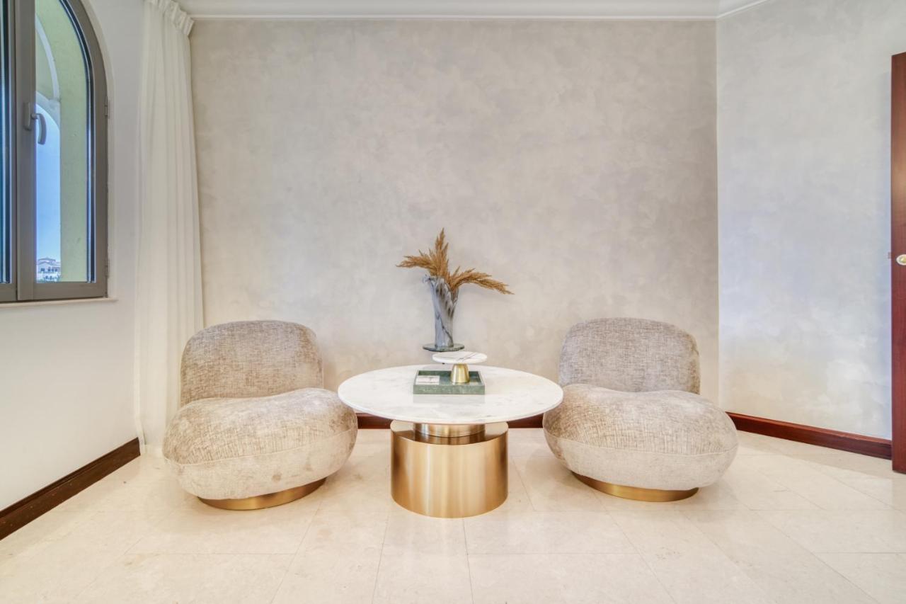 Frond E Villa, Palm Jumeirah - Mint Daire *