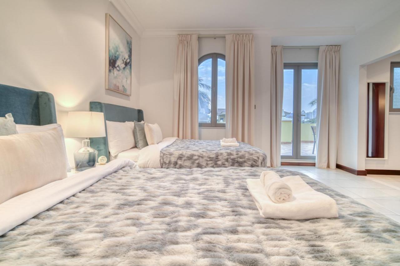 Frond E Villa, Palm Jumeirah - Mint Daire