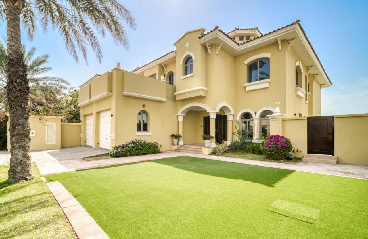 Frond E Villa, Palm Jumeirah - Mint