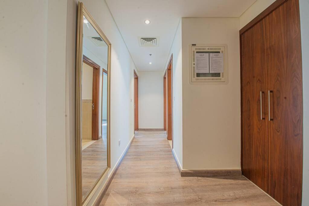 First Class 3br With Full Burj Khalifa And Fountain View Apartment *