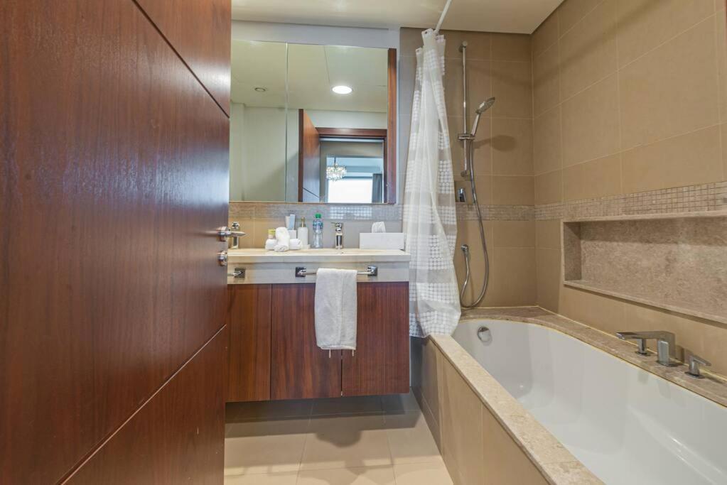 First Class 3br With Full Burj Khalifa And Fountain View