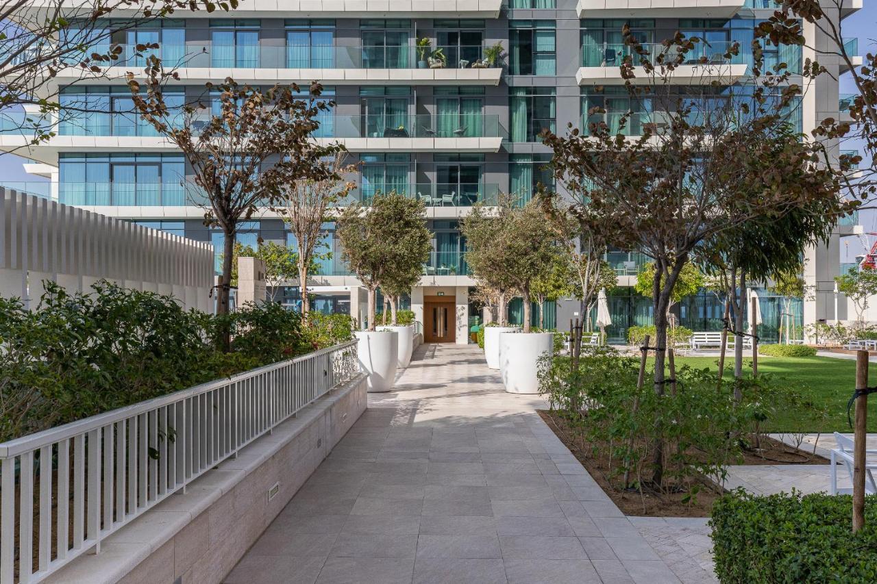Sea View With Private Access! 3br & Maid Rm * Dubai