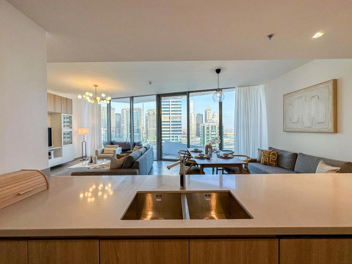 Apartment Higuests - Stylish With Balcony And Partial Marina View *