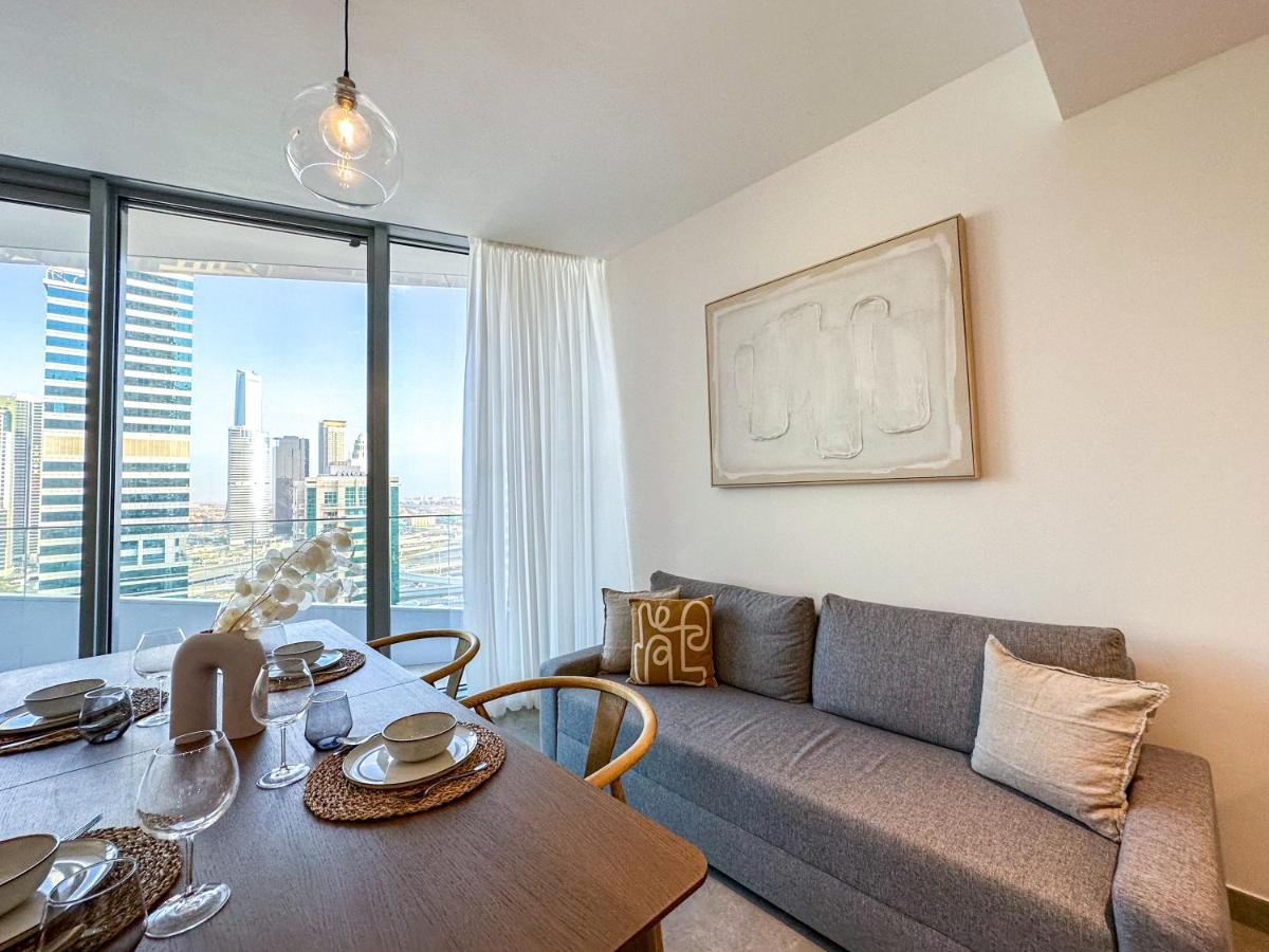 Apartment Higuests - Stylish With Balcony And Partial Marina View