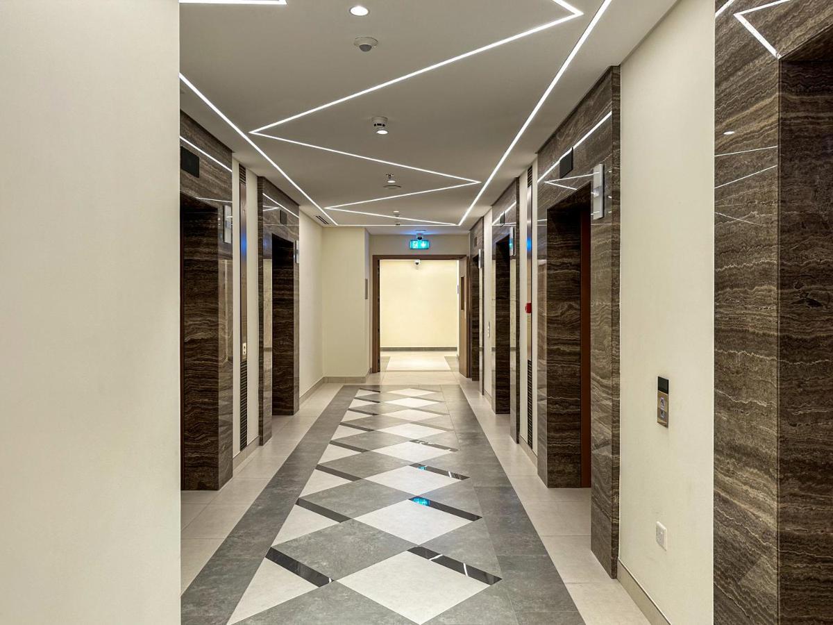 Higuests - Stylish With Balcony And Partial Marina View Dubai