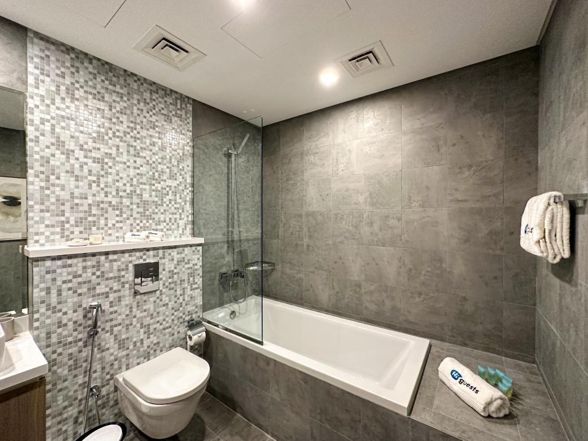 Higuests - Stylish With Balcony And Partial Marina View Apartment Dubai