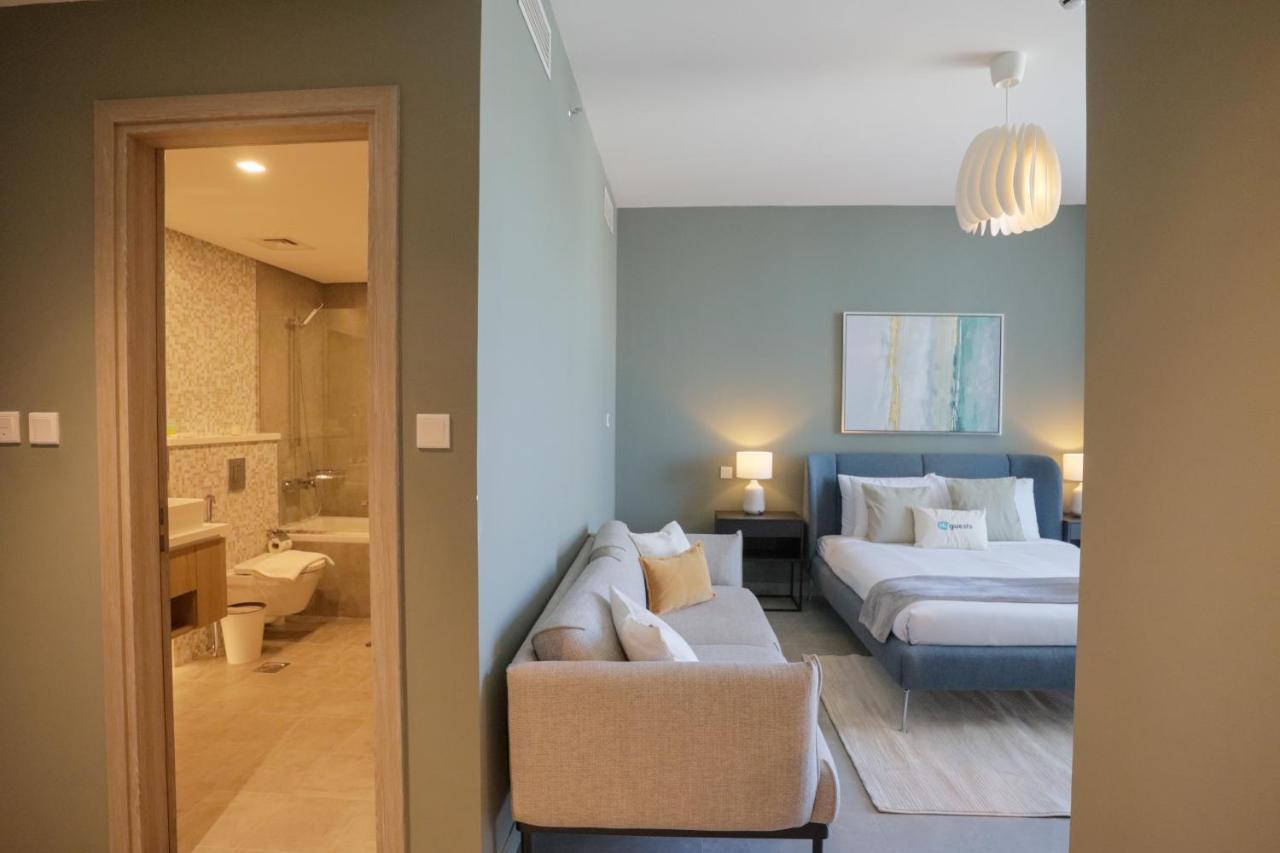 Higuests - Stylish With Balcony And Partial Marina View Apartment *