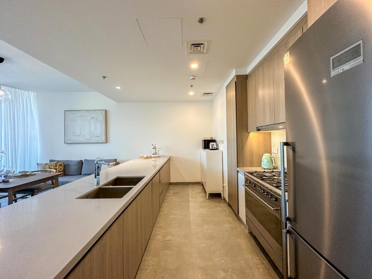 Apartment Higuests - Stylish With Balcony And Partial Marina View *
