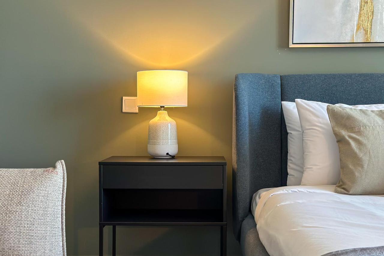 Higuests - Stylish With Balcony And Partial Marina View * Dubai