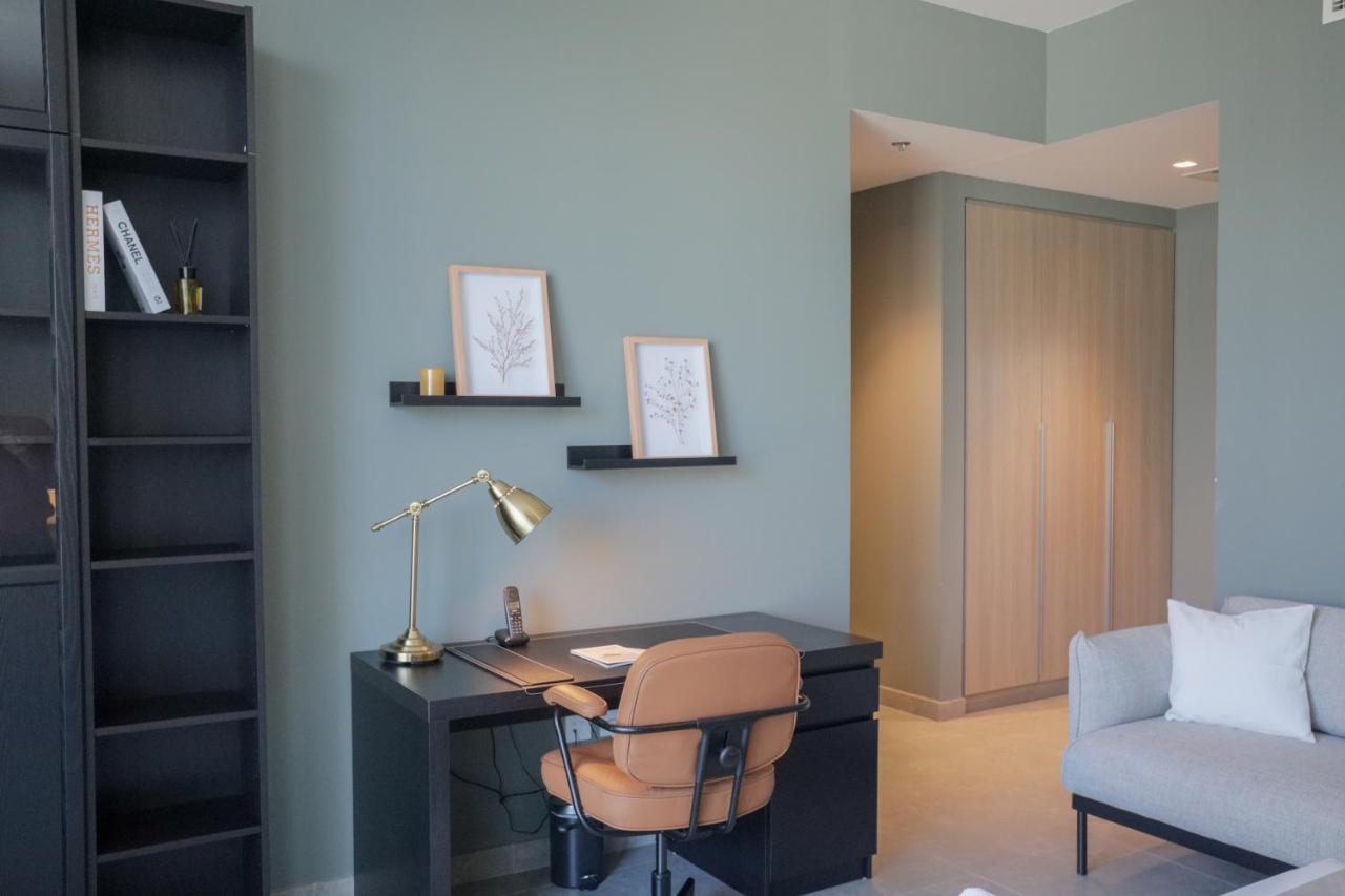 Apartment Higuests - Stylish With Balcony And Partial Marina View *