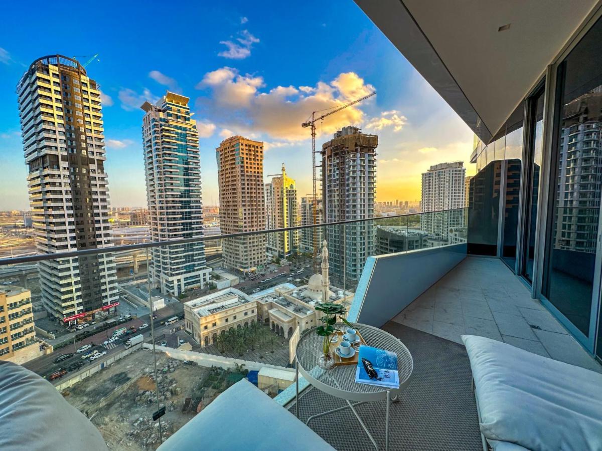 Higuests - Stylish With Balcony And Partial Marina View *