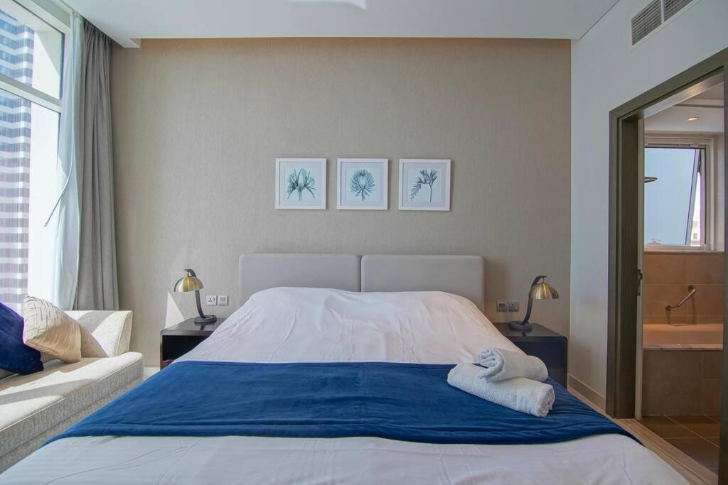 Luxury With A Canal View Apartment Dubai