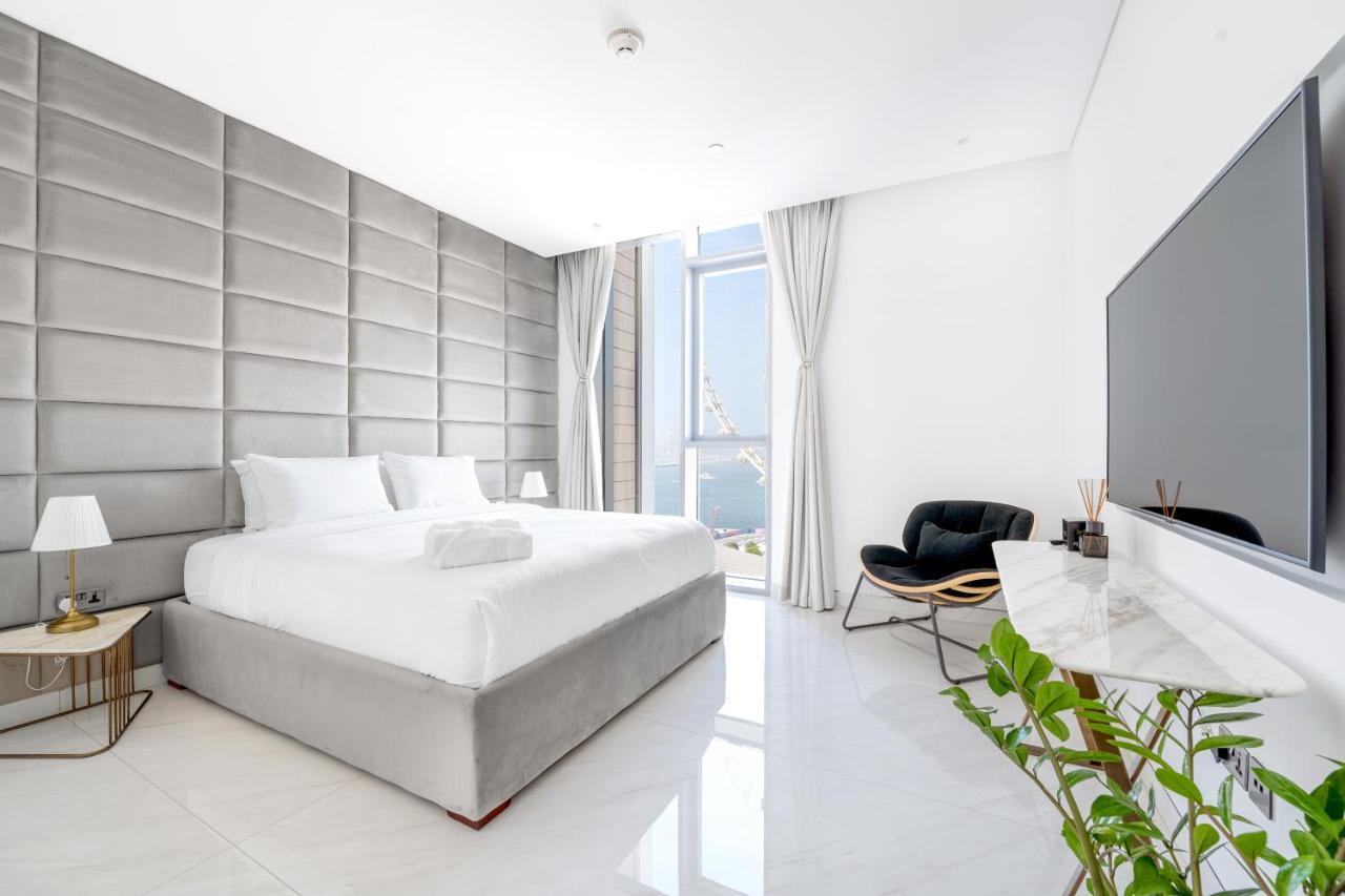 Apartment Spectacular 3 Bedroom With Maids Facing The Eye