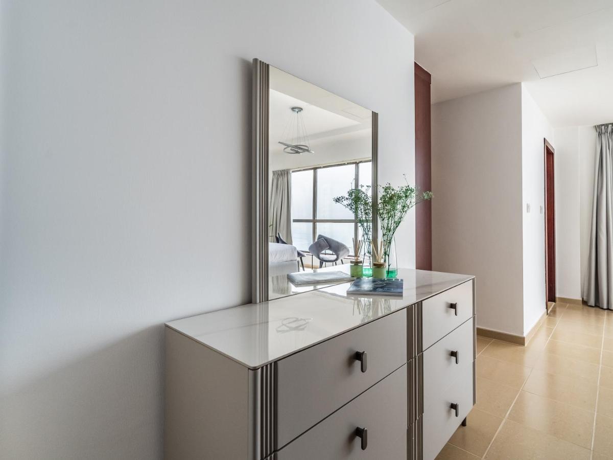 Apartment Spacious 2br - Eye & Sea View - Jbr *