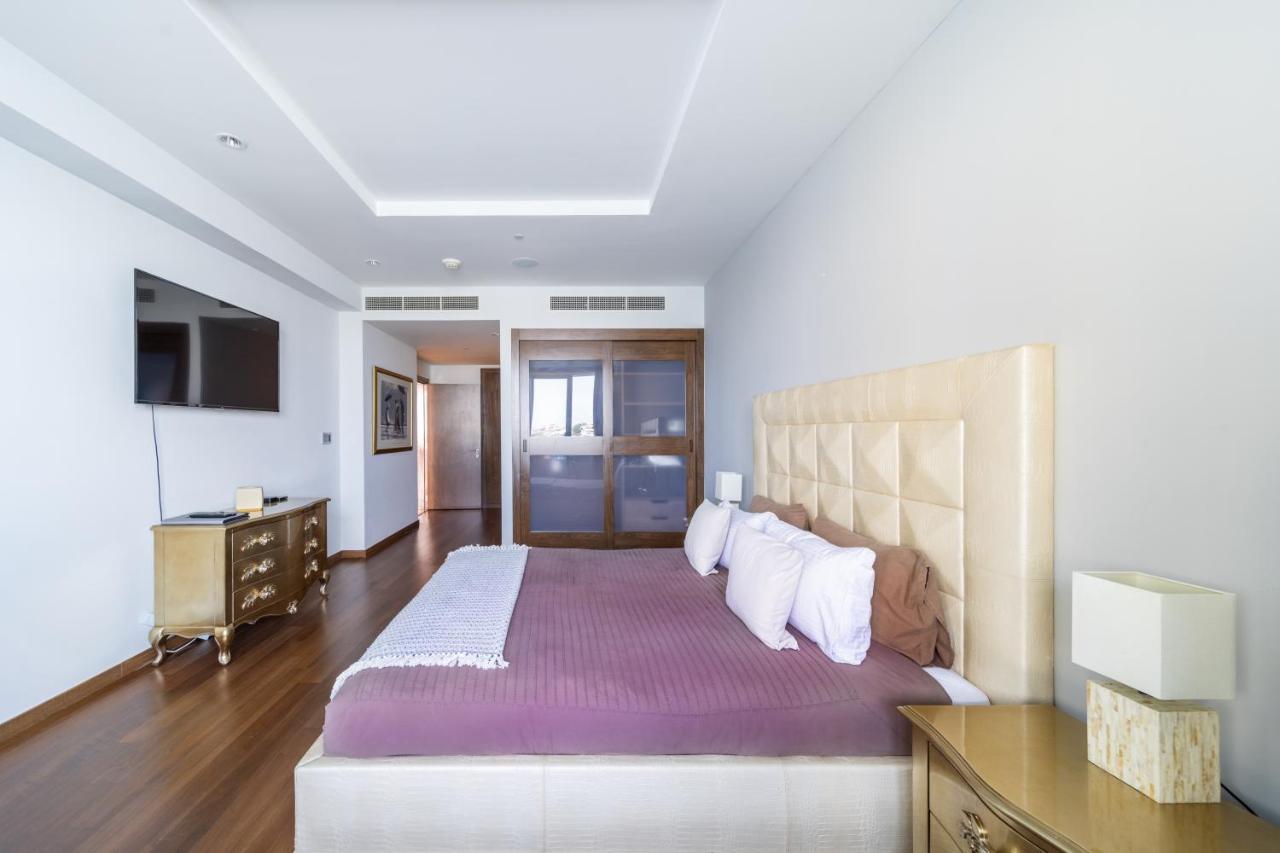2 Bedroom App With Private And Infinity Pool *