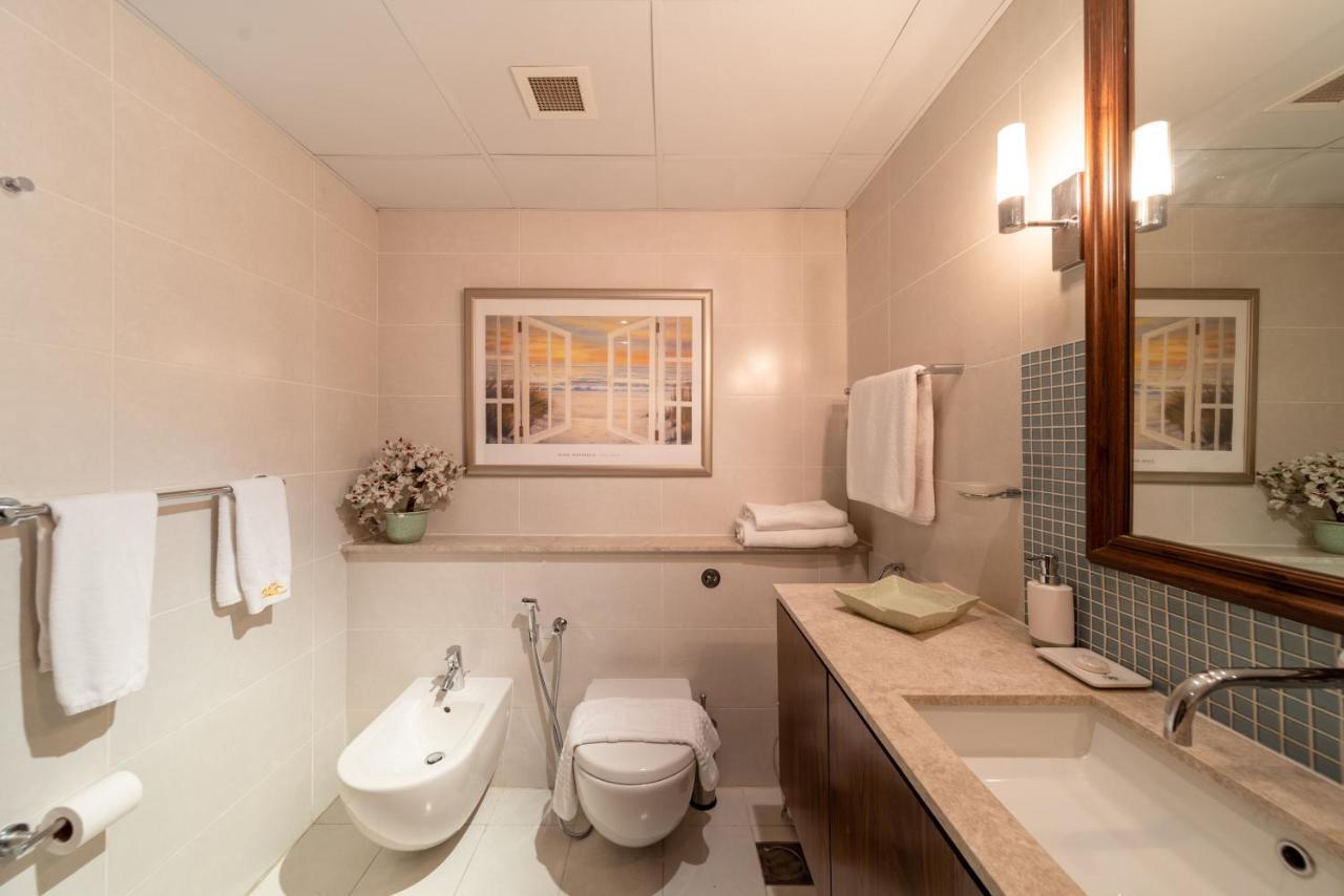 2 Bedroom App With Private And Infinity Pool Dubai
