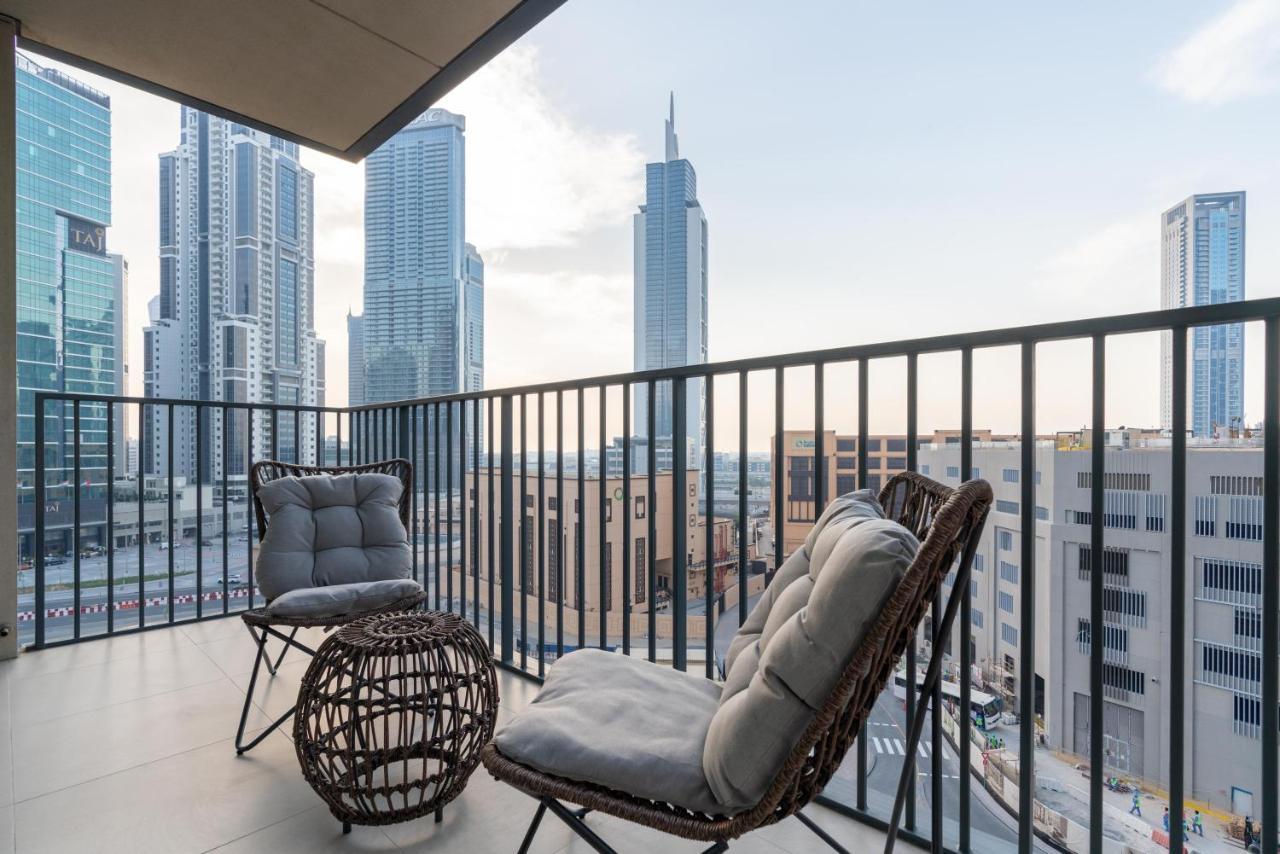 Downtown / Great Location / 2bdr / 2 Balconies / 10 Min Walk From Mall Dubai
