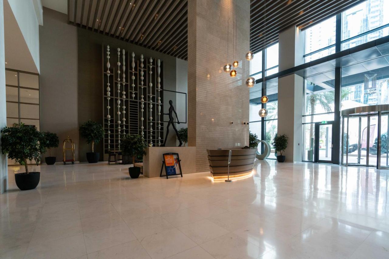 Apartment Downtown / Great Location / 2bdr / 2 Balconies / 10 Min Walk From Mall *