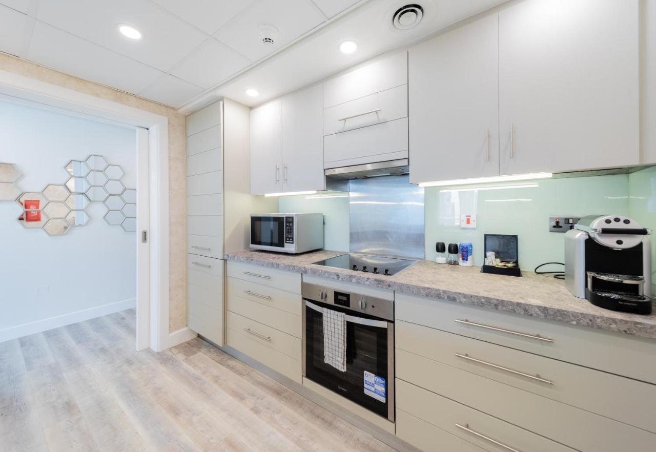 Boutique Living - Burj Views - Renovated Daire