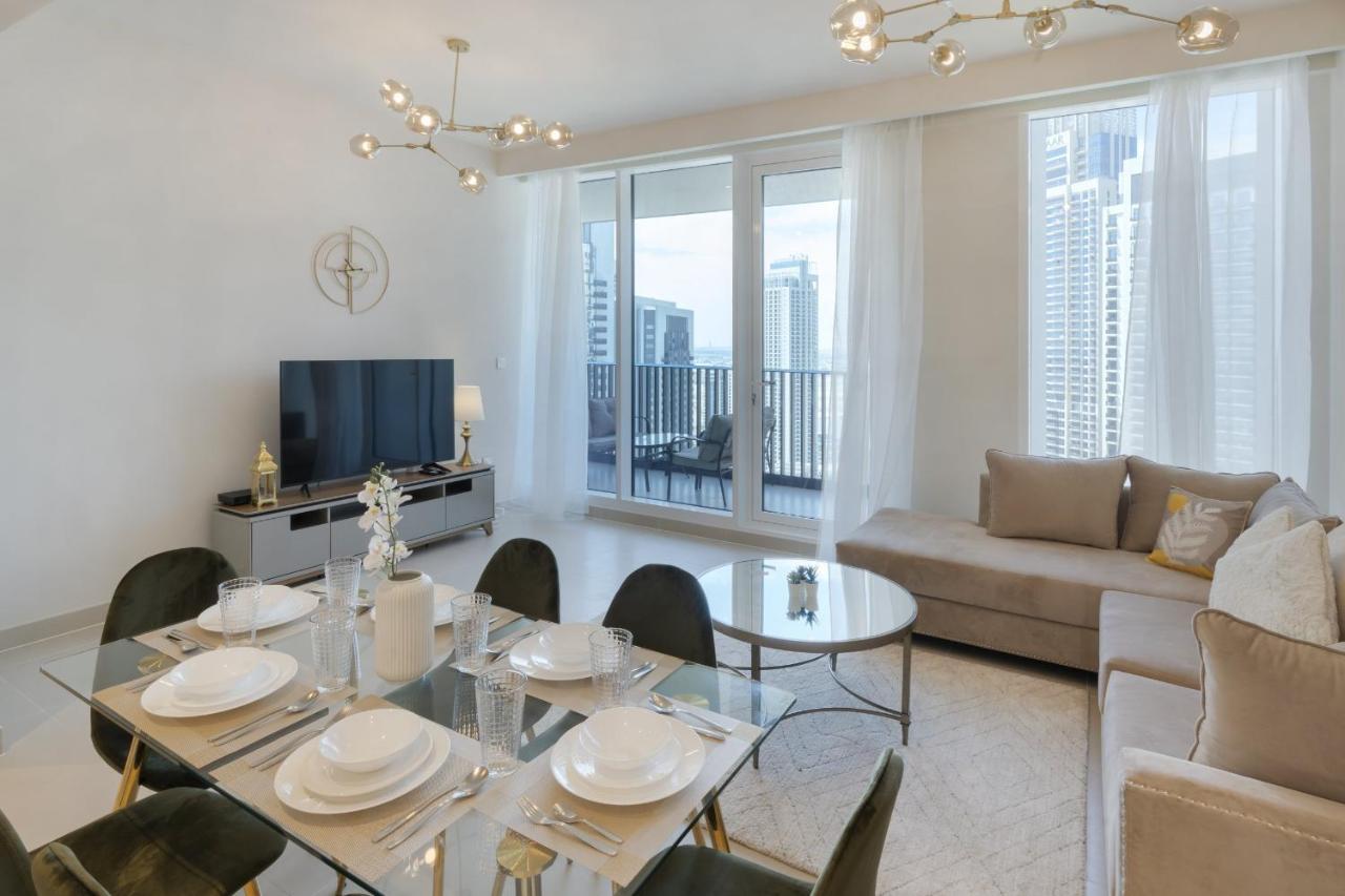 Elegant 2 Bedroom Luxury Living In Harbour Gate - Allsopp&allsopp *