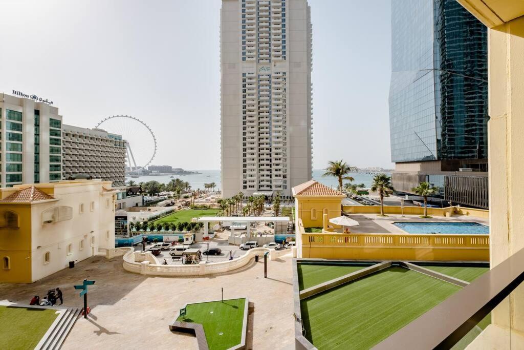 Leen Homes-jbr -spacious 4 Bedroom Guest house *