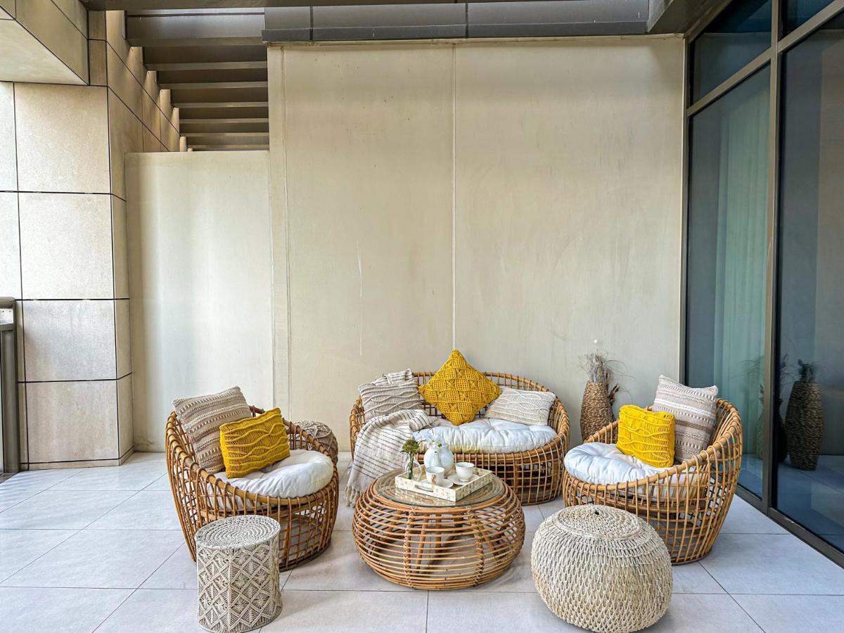 Higuests - Luxury Living With Huge Terrace In Creek Harbour Daire