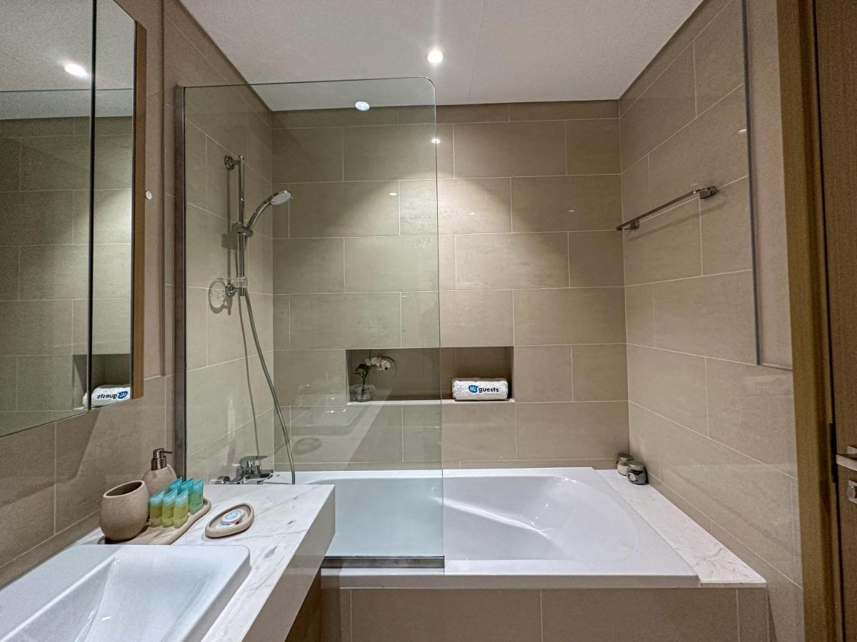 Higuests - Luxury Living With Huge Terrace In Creek Harbour Daire Dubai