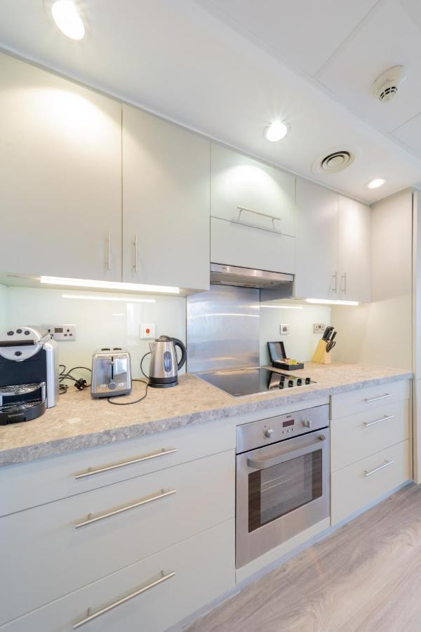Boutique Living - Burj Views - Renovated Daire Dubai