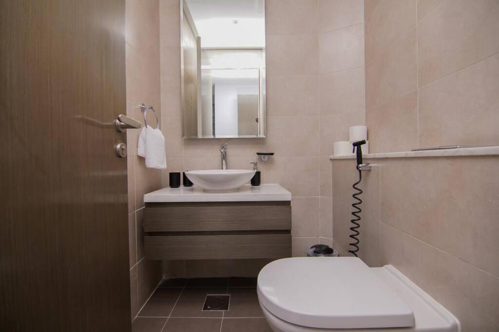 Luxury With A Canal View Apartment Dubai
