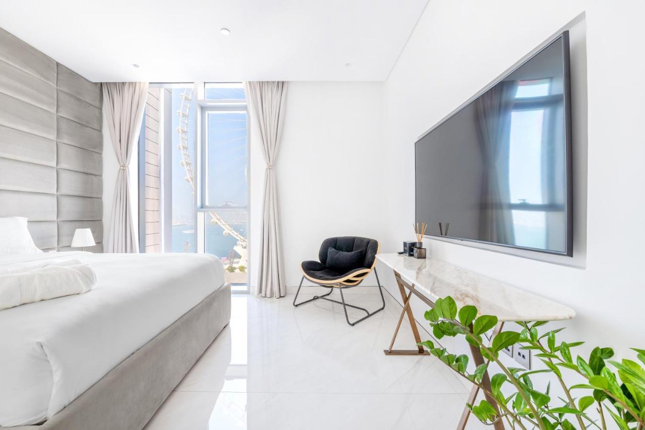 Apartment Spectacular 3 Bedroom With Maids Facing The Eye