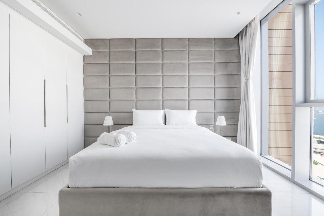 Spectacular 3 Bedroom With Maids Facing The Eye *