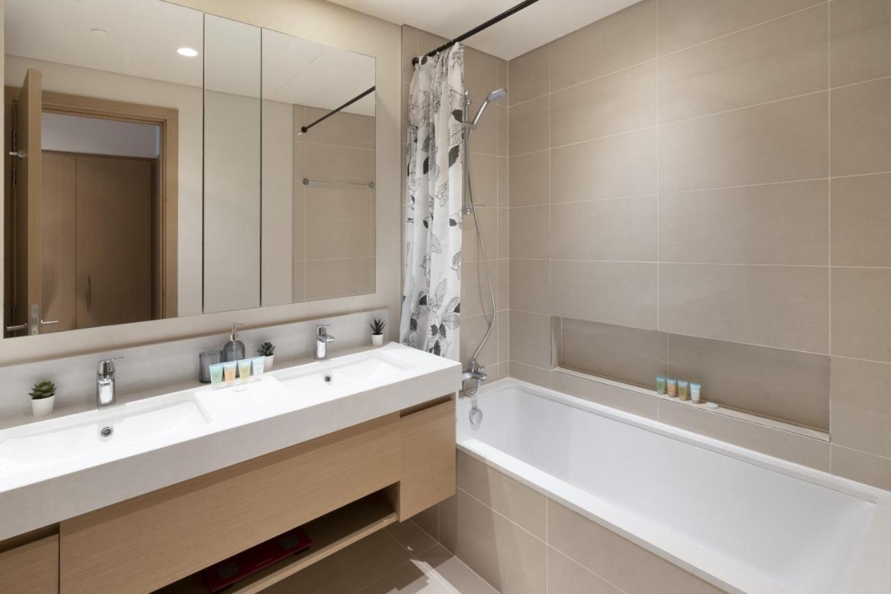 Apartment Elegant 2 Bedroom Luxury Living In Harbour Gate - Allsopp&allsopp Dubai
