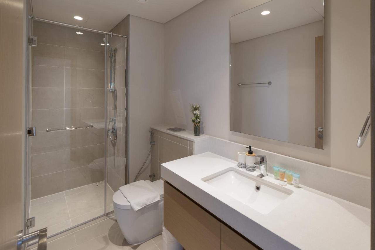 Apartment Elegant 2 Bedroom Luxury Living In Harbour Gate - Allsopp&allsopp *
