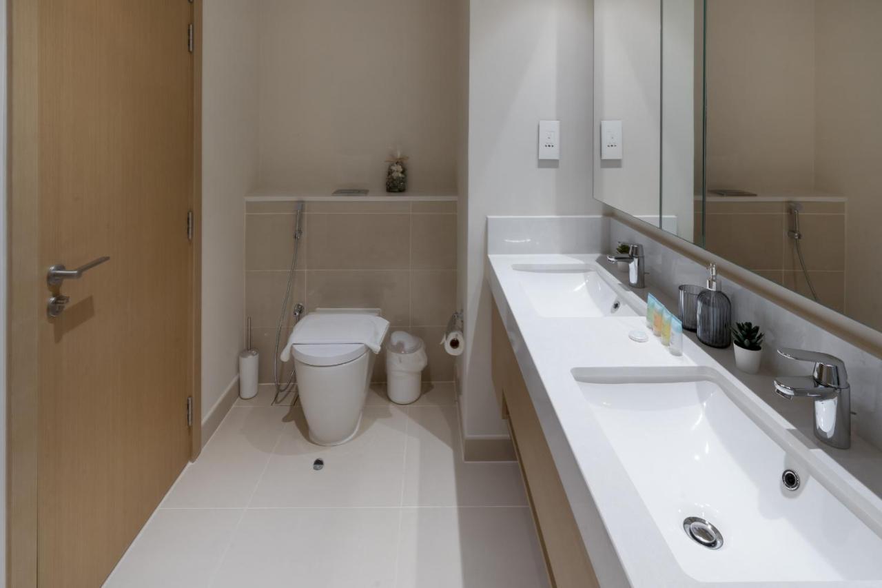 Elegant 2 Bedroom Luxury Living In Harbour Gate - Allsopp&allsopp Apartment *