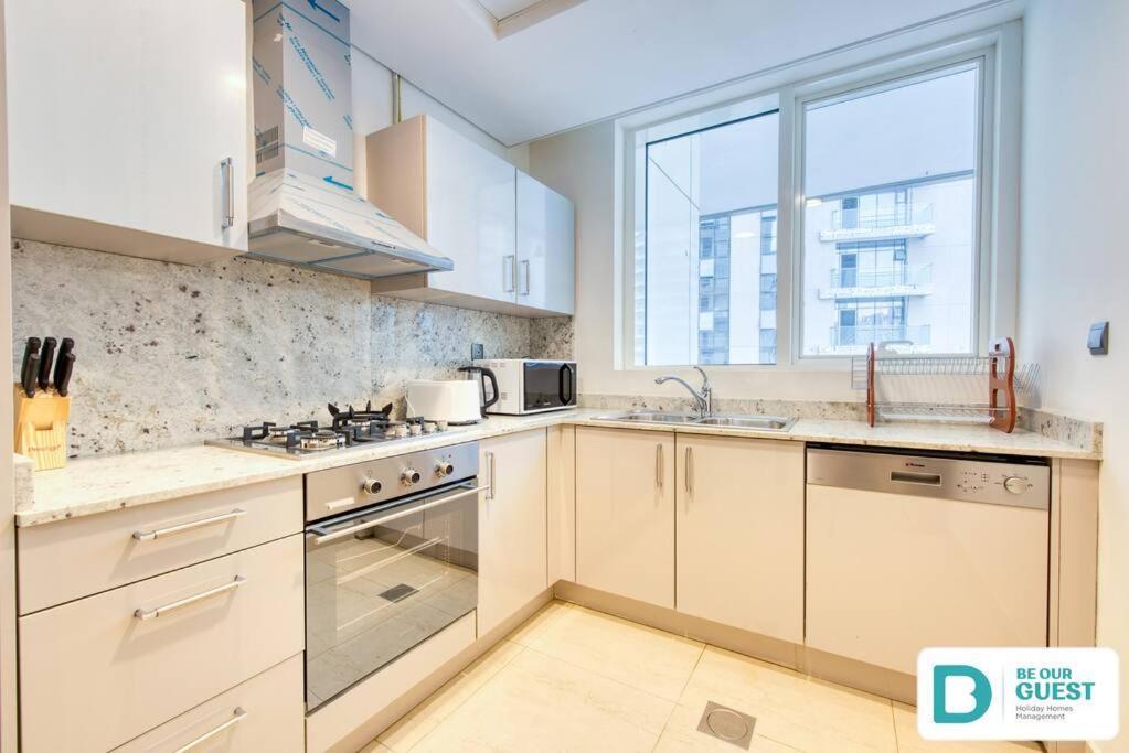1br + Maid In Downtown
