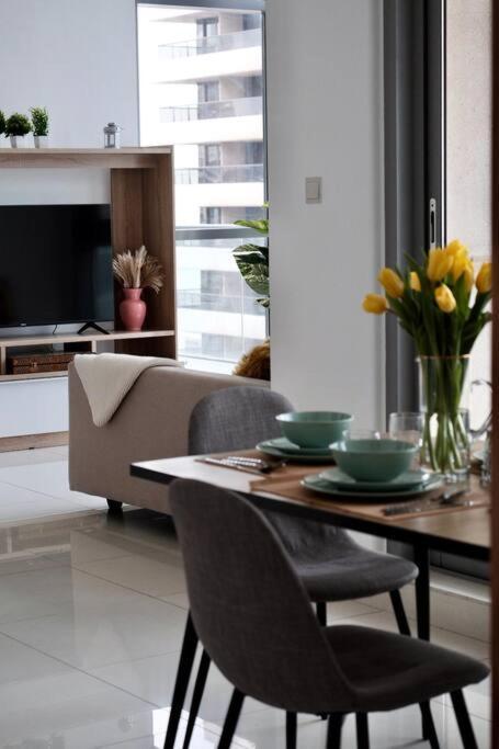 Apartment Stunning Canal And Palm View 'best Unit' Dubai
