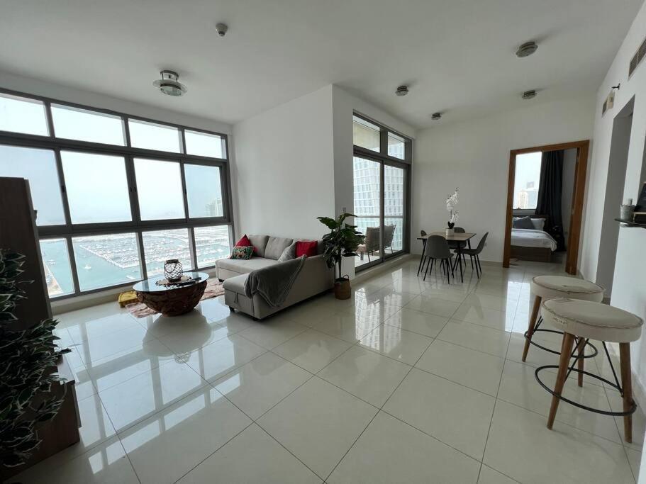 Stunning Canal And Palm View 'best Unit' Apartment Dubai
