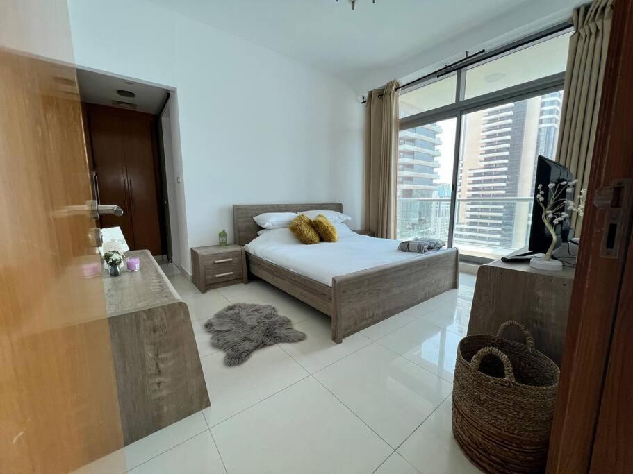 Stunning Canal And Palm View 'best Unit' Apartment