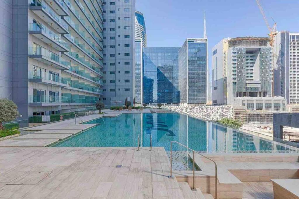 5* Studio, 10min Walk To Mall, 1min Bay Sqr Daire *