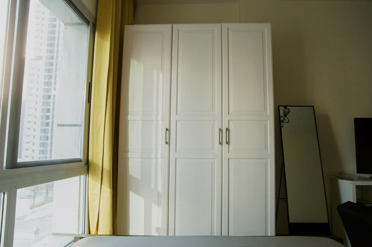 Apartment Yellow Studio Apt 511 In Marina Diamond One *