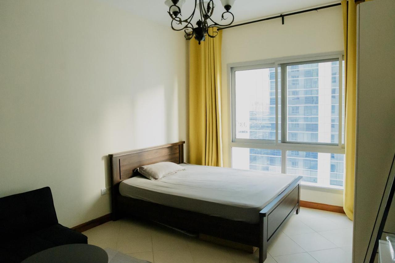 Yellow Studio Apt 511 In Marina Diamond One *