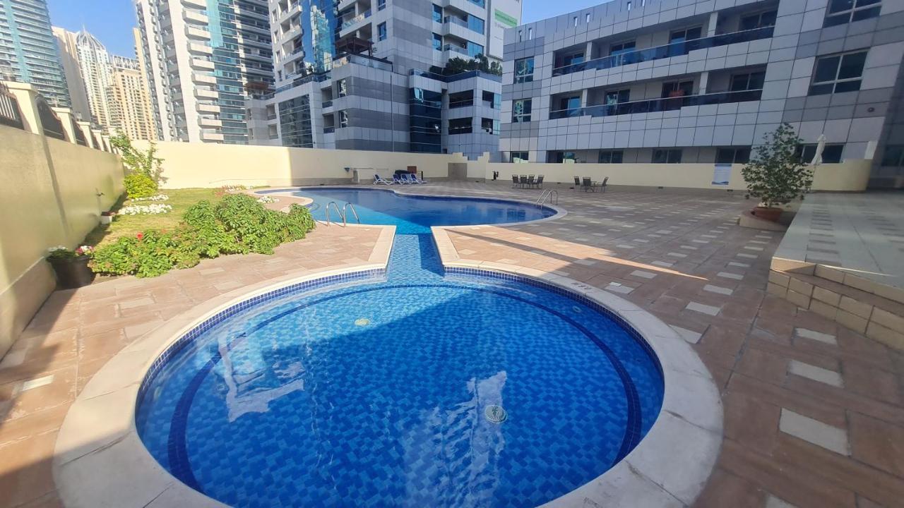 Yellow Studio Apt 511 In Marina Diamond One *
